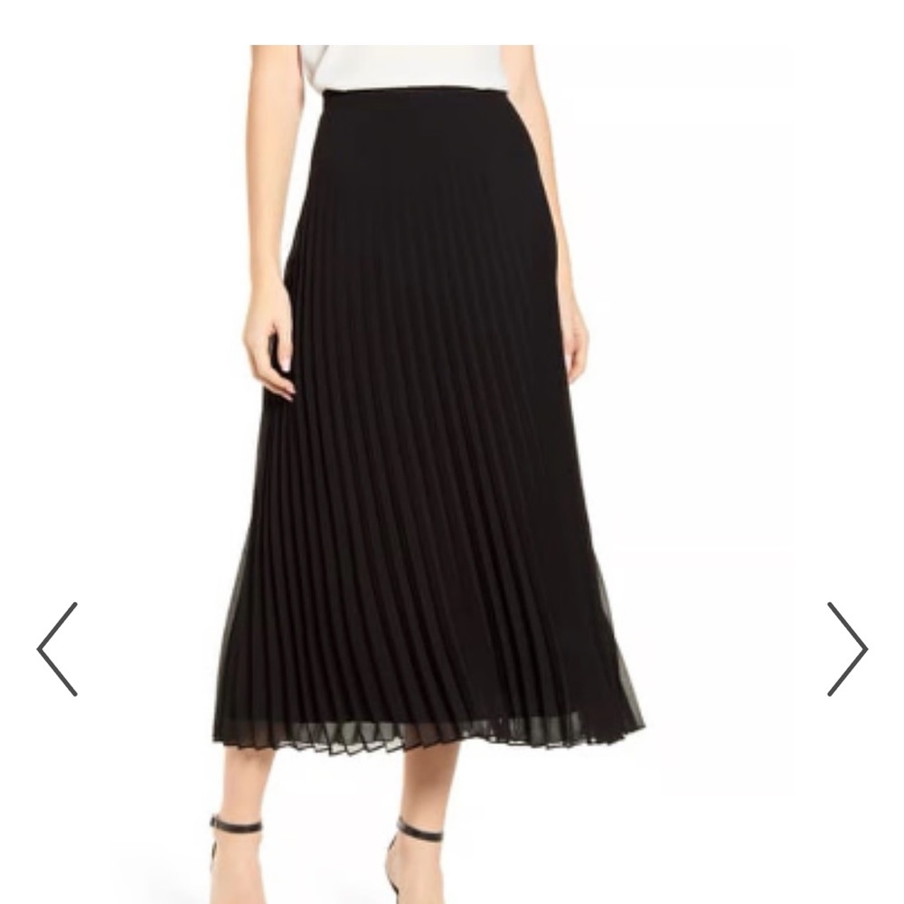 NWOT Karl Lagerfeld Elegant Black Pleated Skirt, Size 14